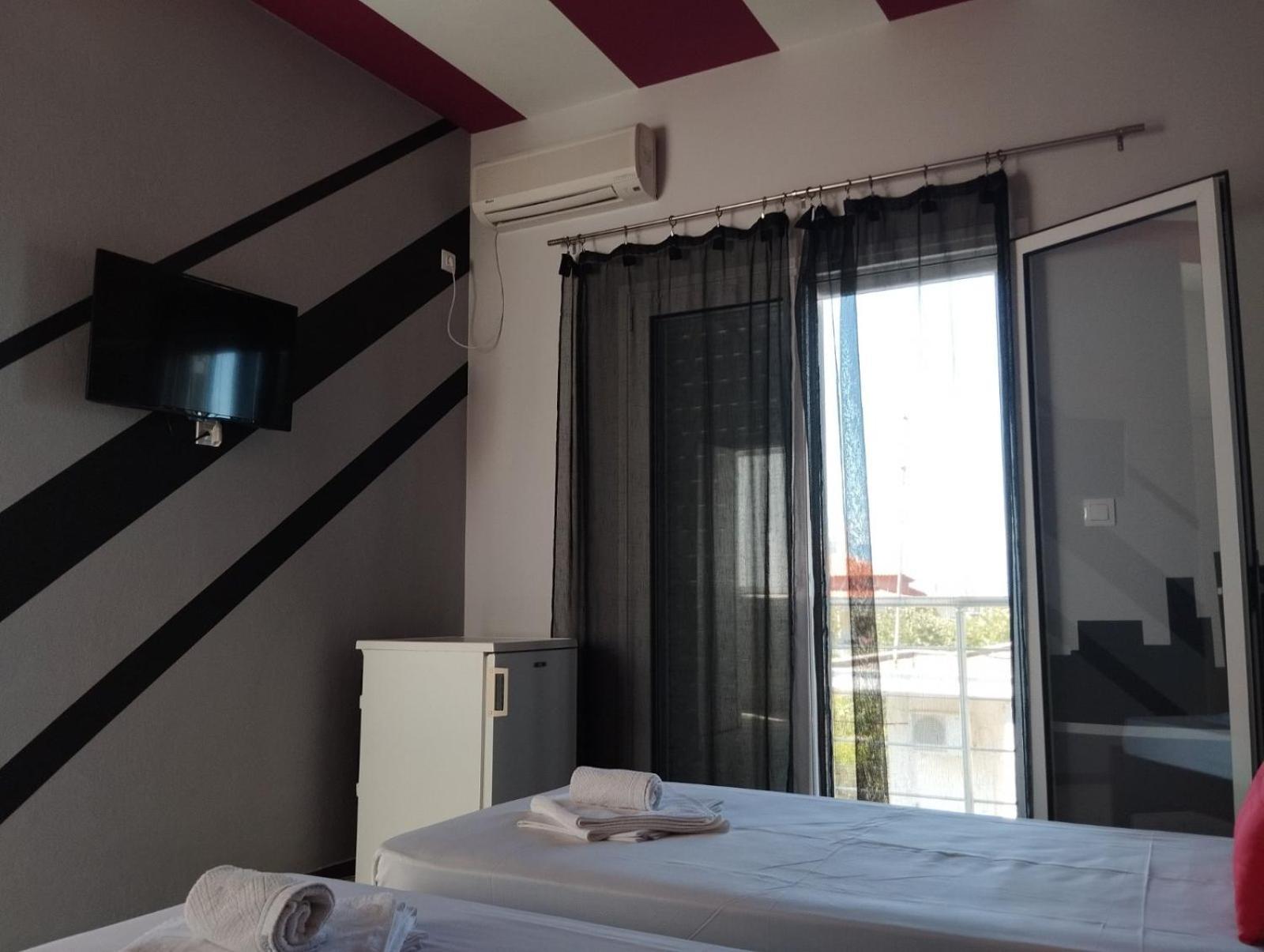 Hotel Neon Astron Kaména Vúrla Kültér fotó