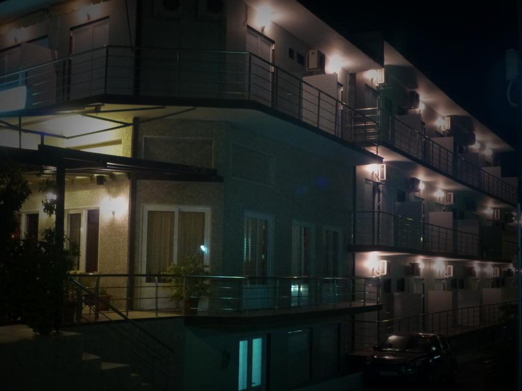 Hotel Neon Astron Kaména Vúrla Kültér fotó